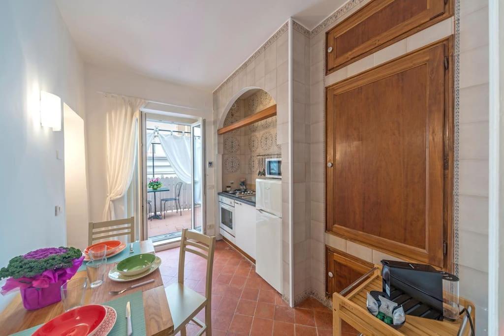 Trevi Domus Avignonesi Apartment โรม ภายนอก รูปภาพ