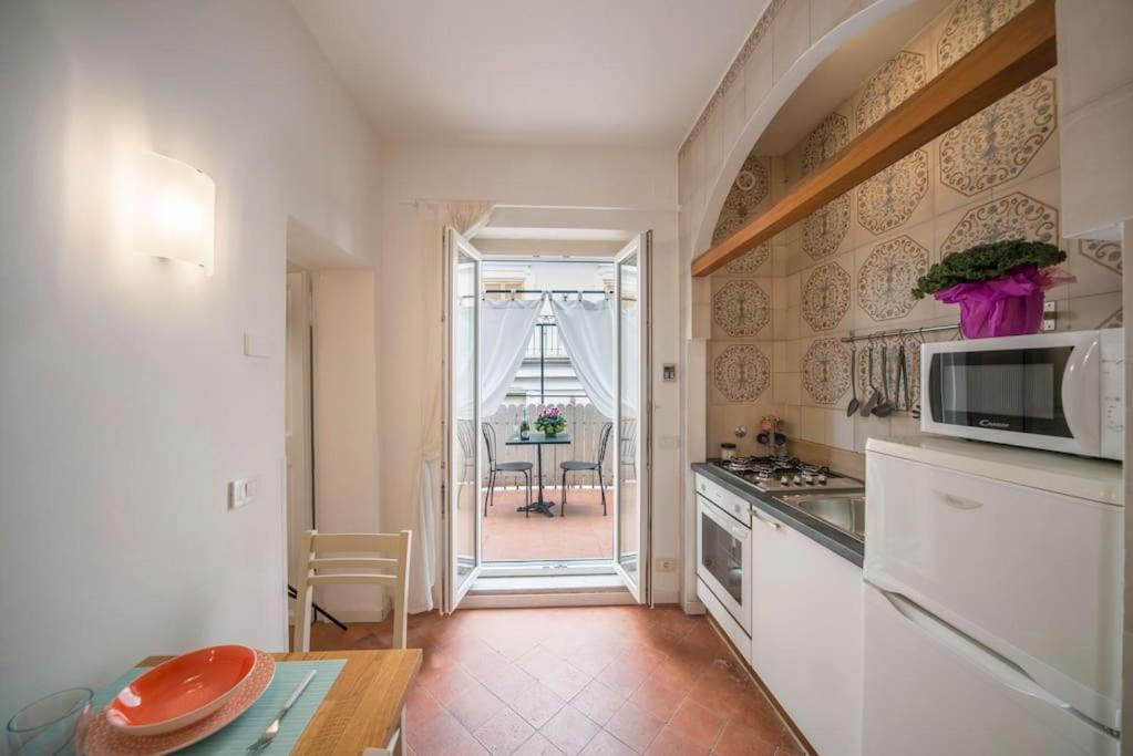 Trevi Domus Avignonesi Apartment โรม ภายนอก รูปภาพ
