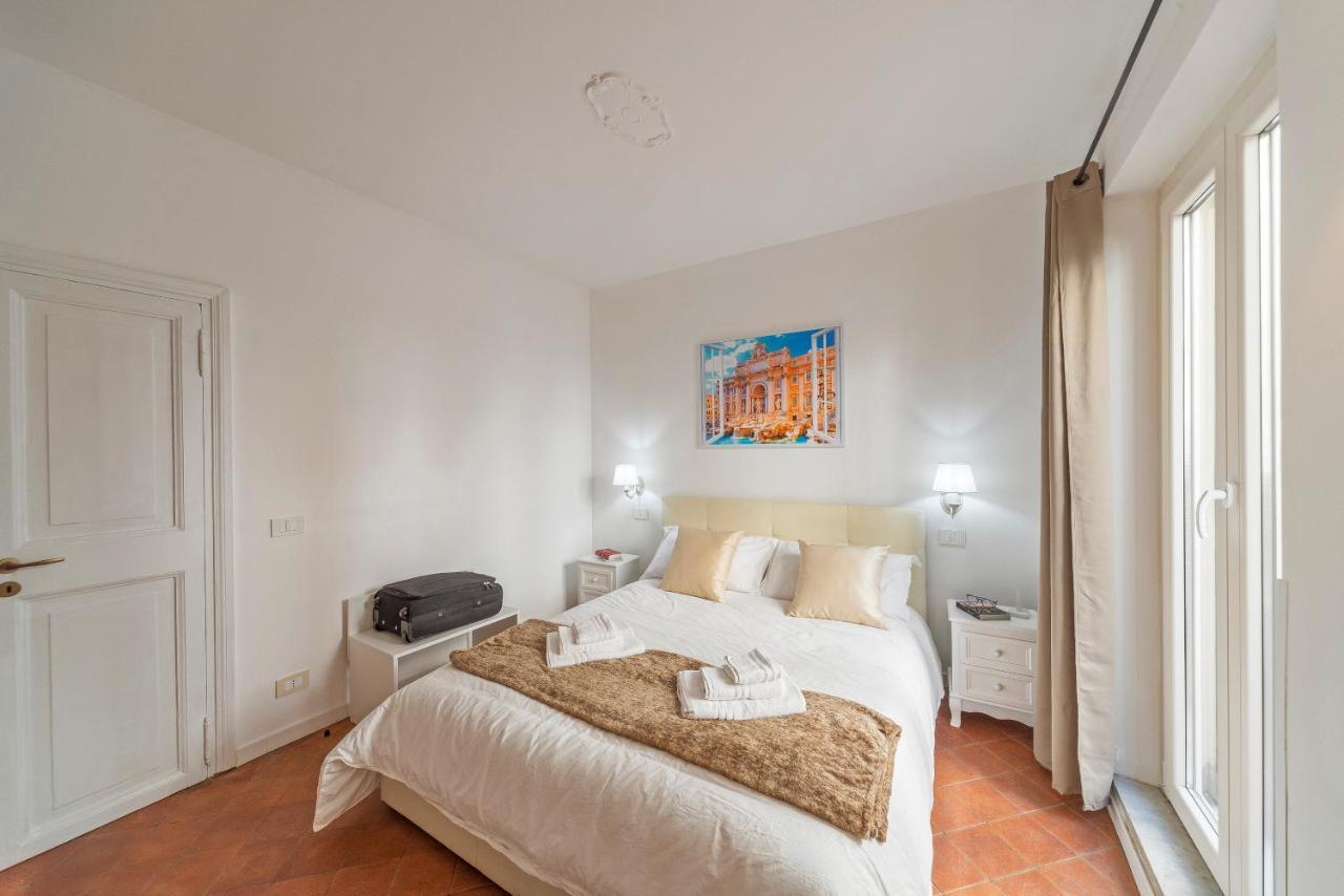 Trevi Domus Avignonesi Apartment โรม ภายนอก รูปภาพ